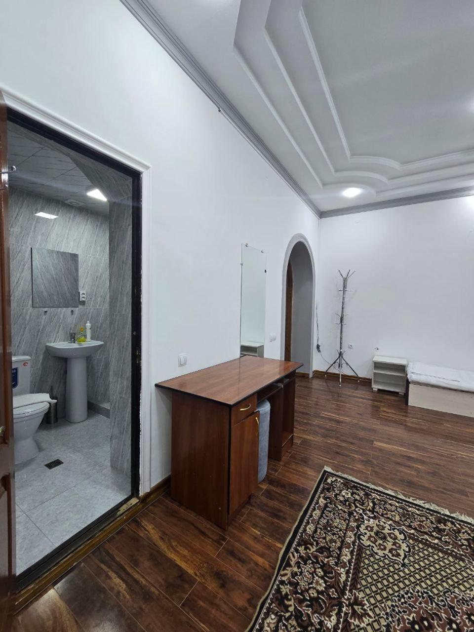 Guesto Hostel Tashkent Bagian luar foto