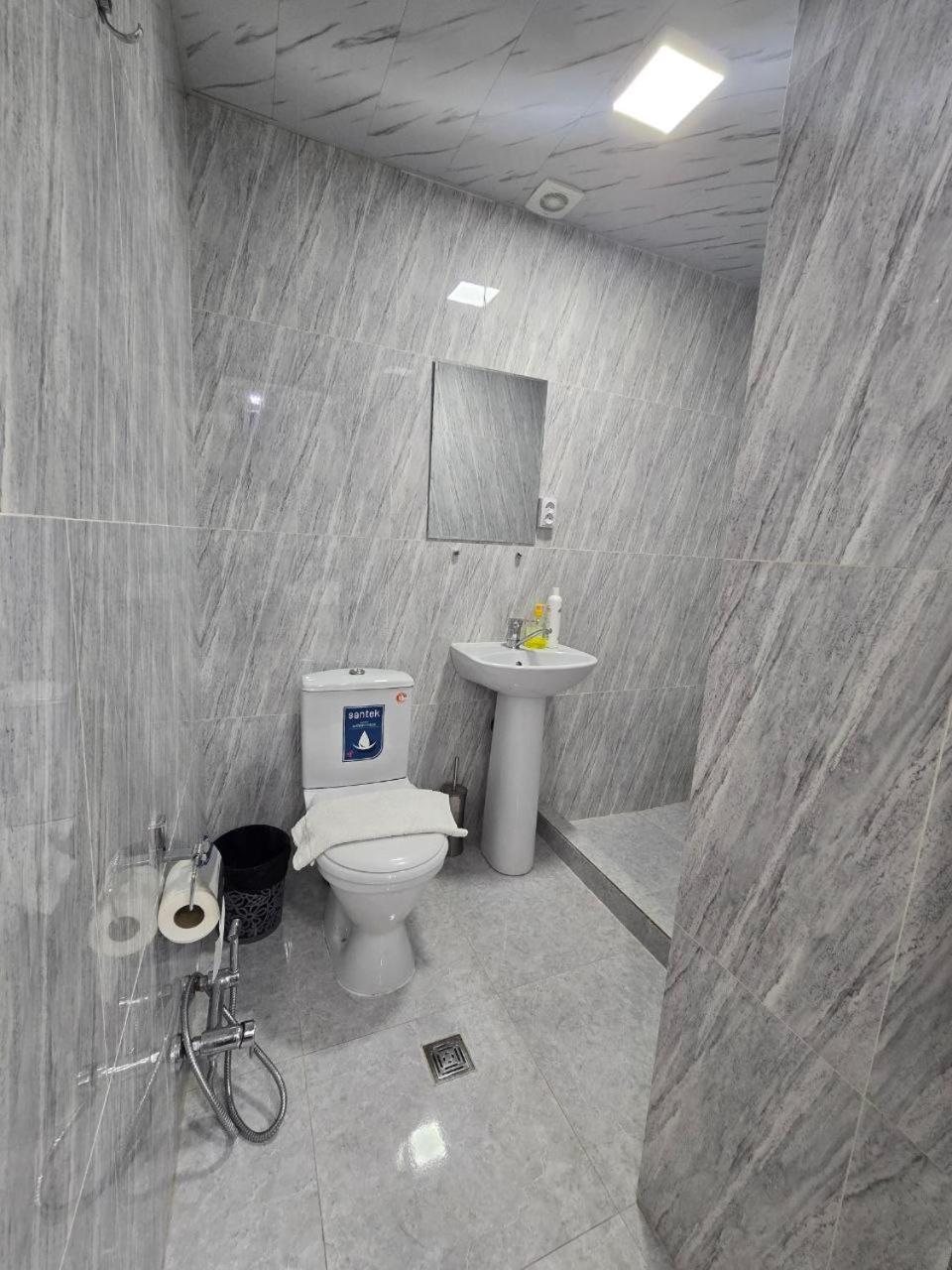 Guesto Hostel Tashkent Bagian luar foto