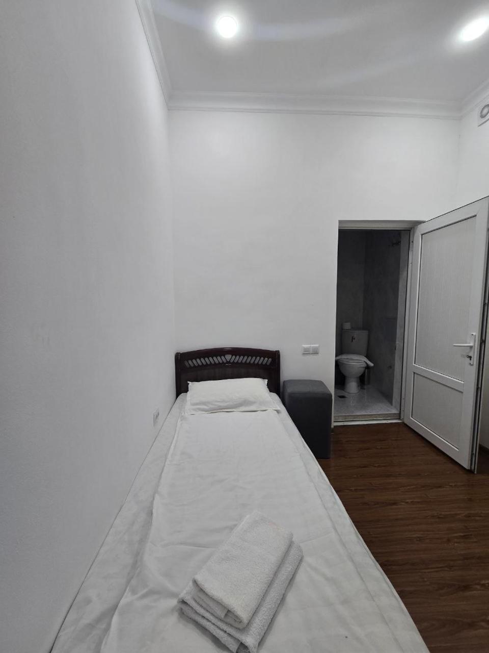Guesto Hostel Tashkent Bagian luar foto