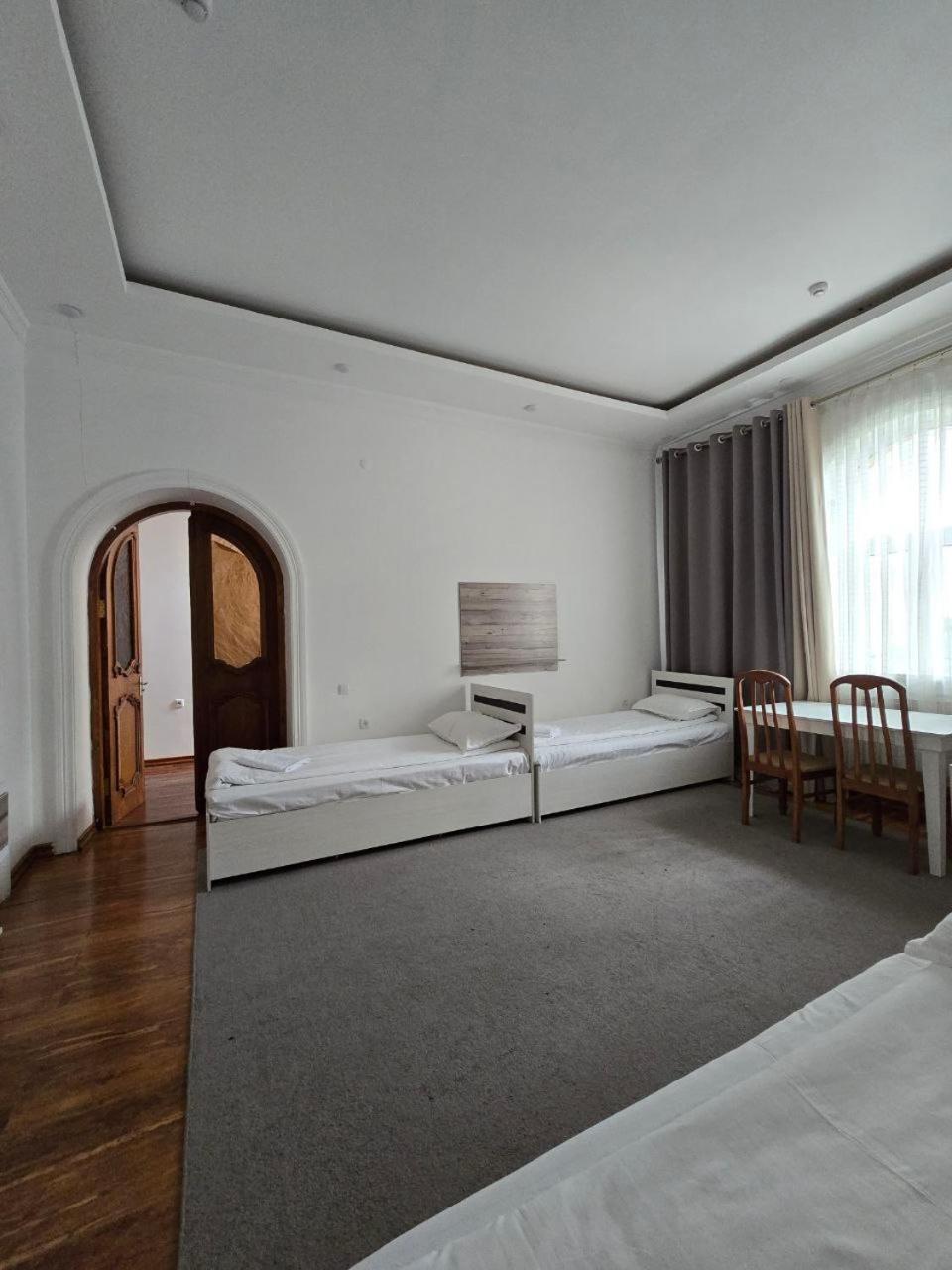 Guesto Hostel Tashkent Bagian luar foto