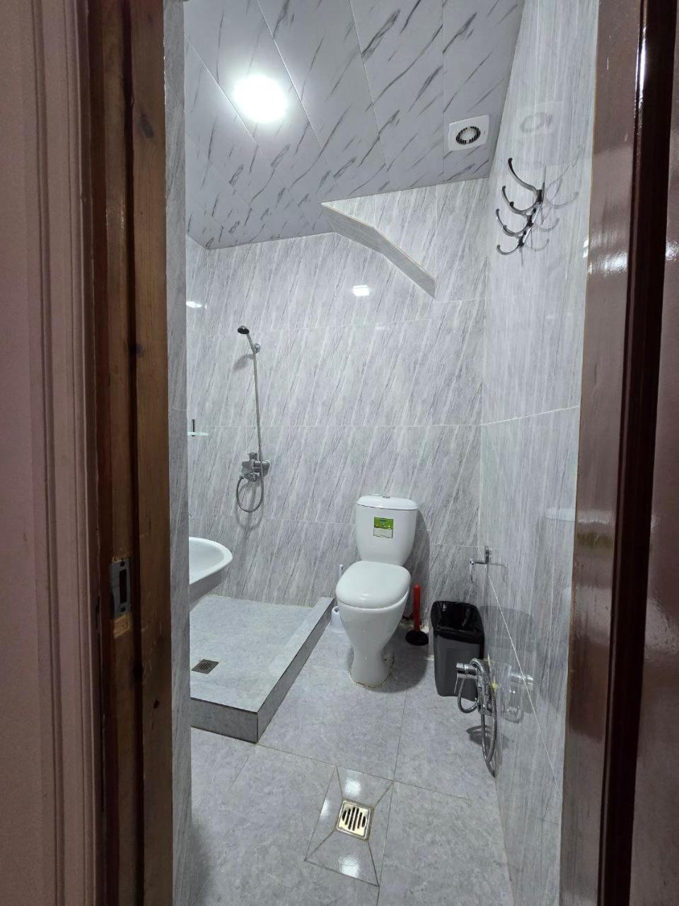 Guesto Hostel Tashkent Bagian luar foto