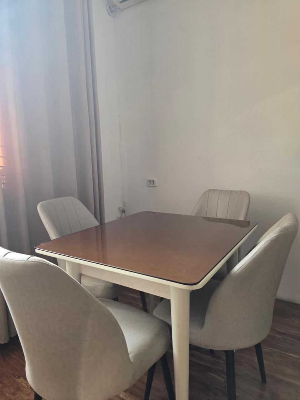 Guesto Hostel Tashkent Bagian luar foto